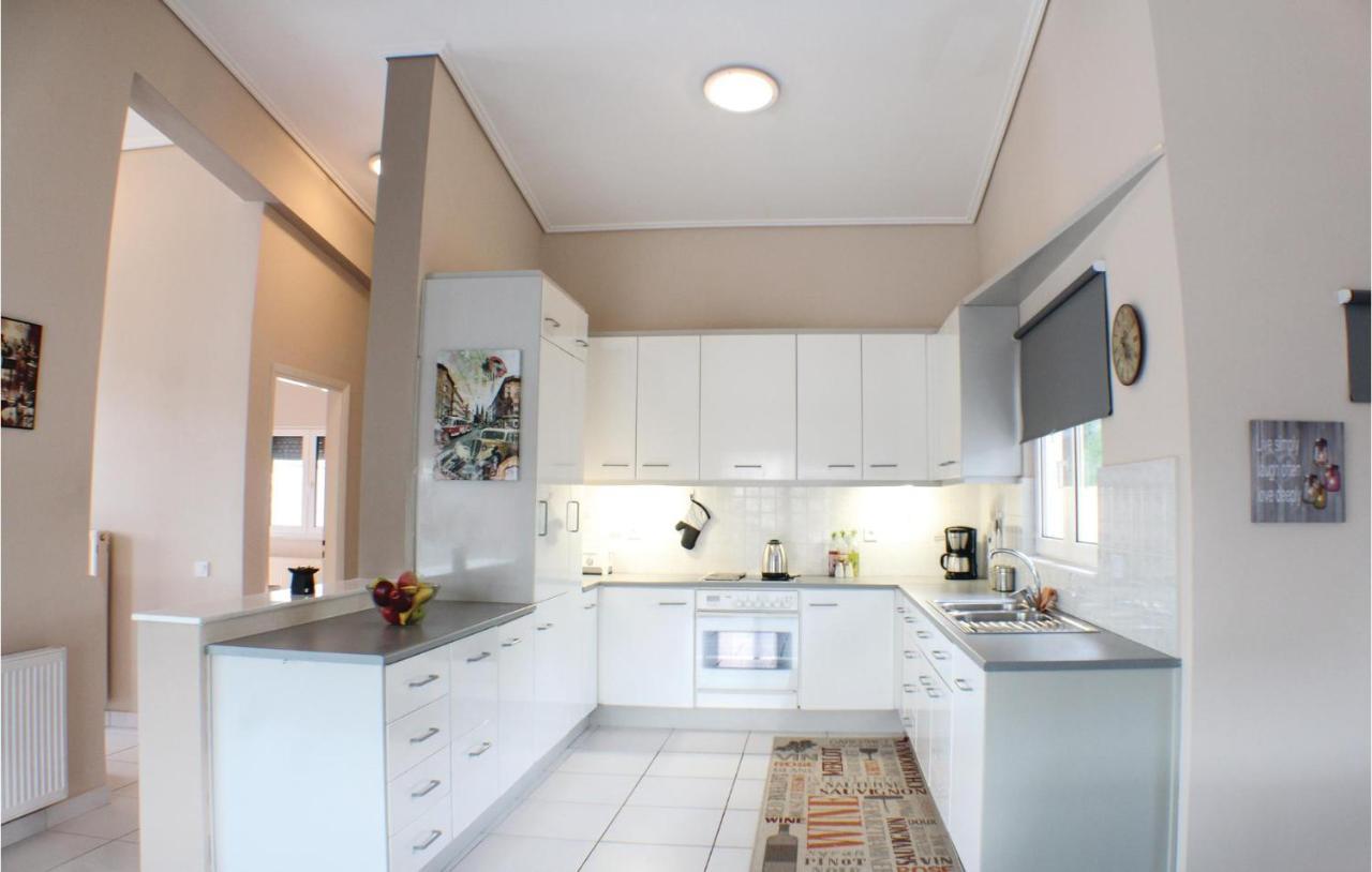 Amazing Home In Chalkida With Wifi Luaran gambar
