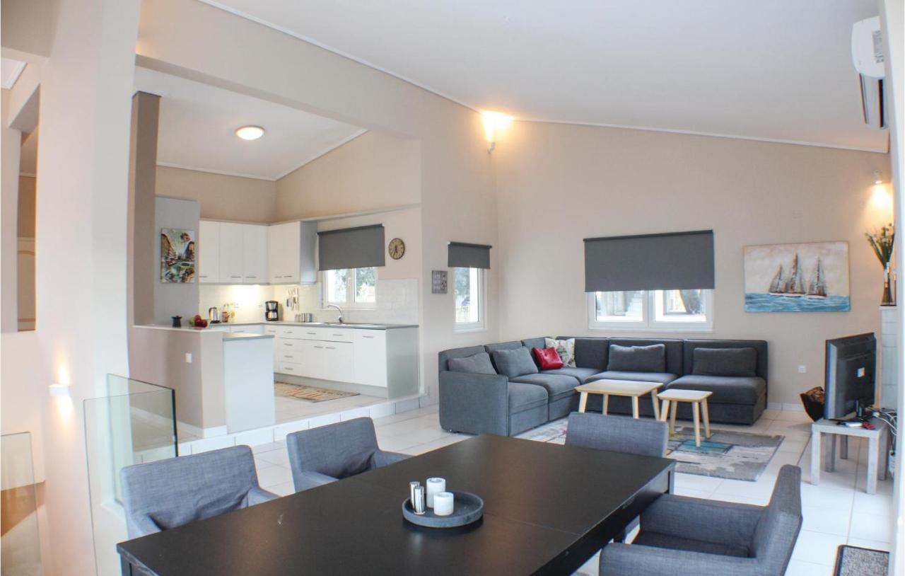 Amazing Home In Chalkida With Wifi Luaran gambar