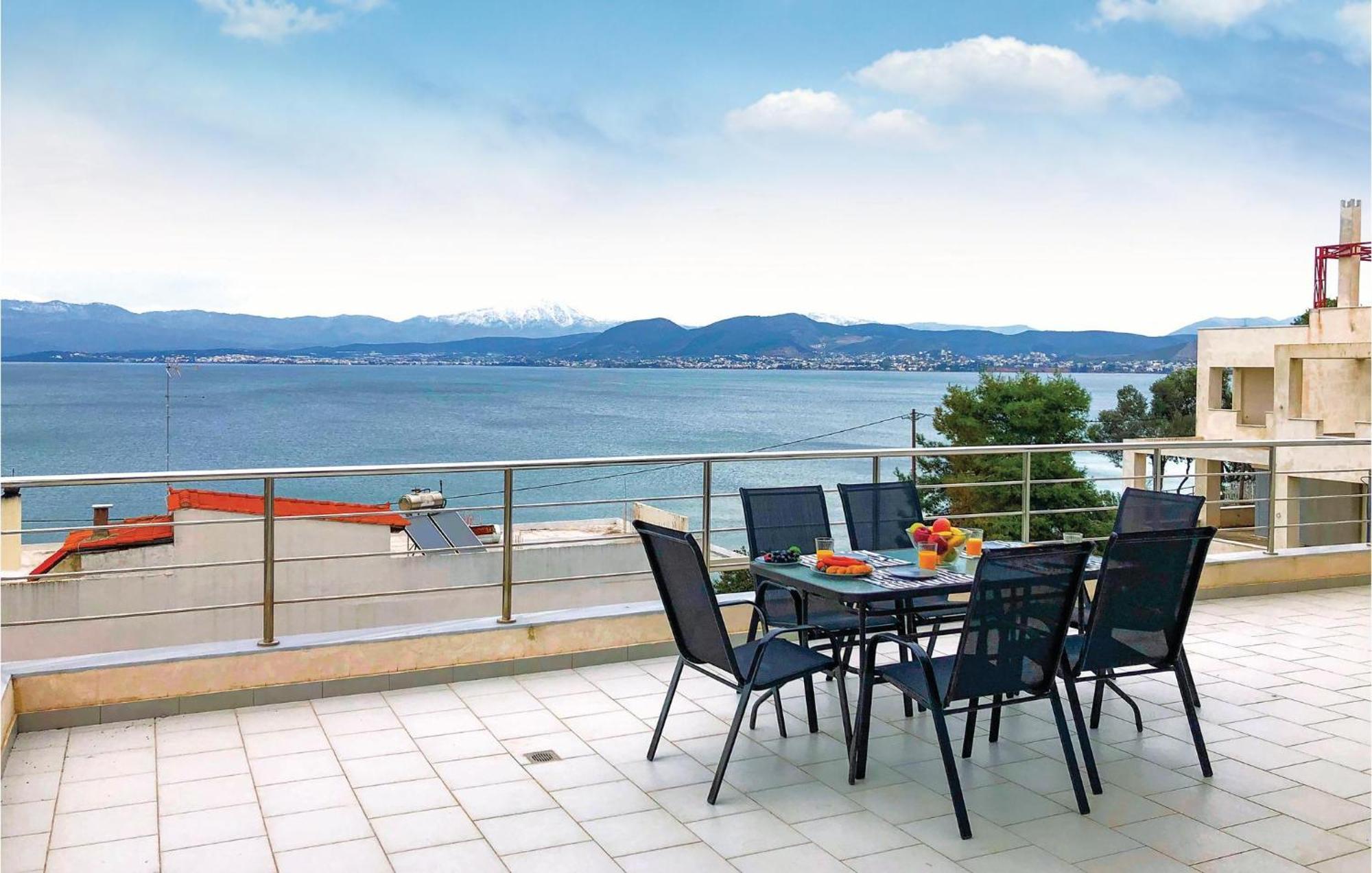 Amazing Home In Chalkida With Wifi Luaran gambar